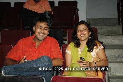 Play: Chakkar Pe Chakkar