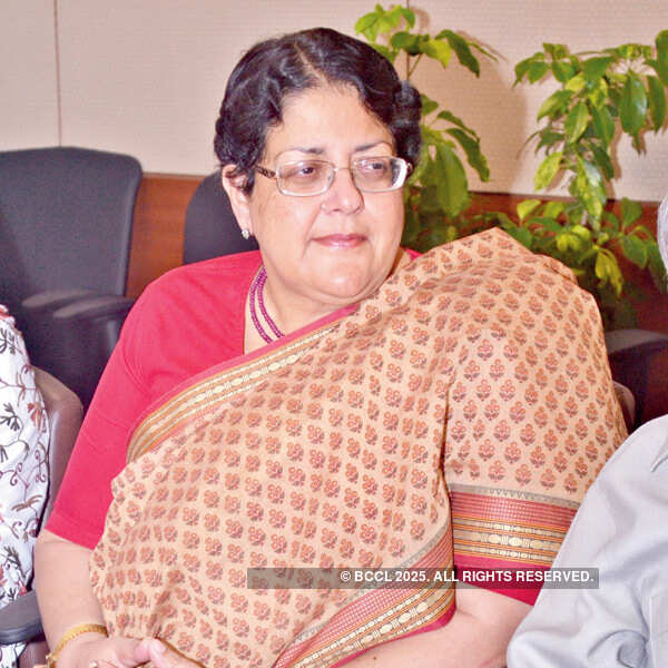 Dr Veena Oldenburg visits Lucknow