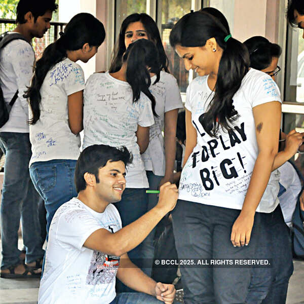 DAVV celebrates Signature Day