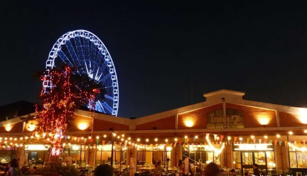 Promenade on the Riverside Food1