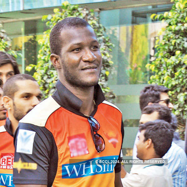 Sunrisers Hyderabad interacts with fans