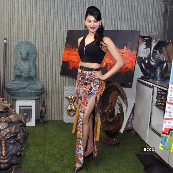 Urvashi inaugurates art exhibition