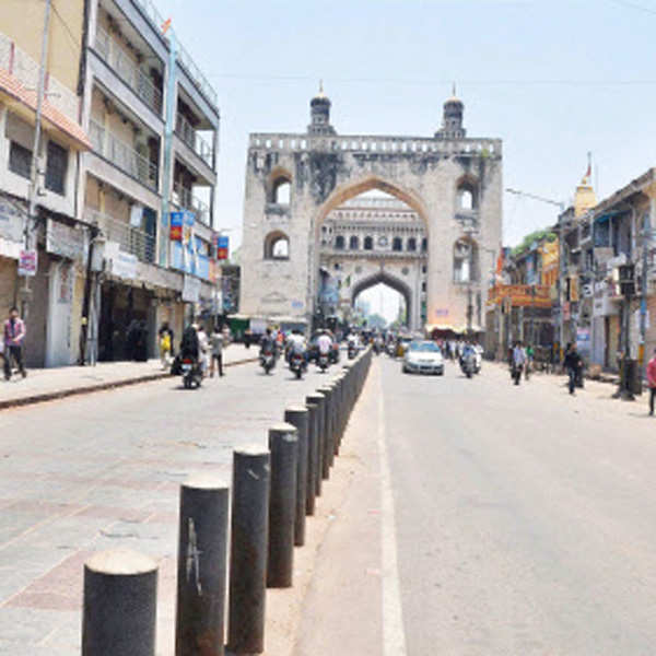 Curfew continues in riot-hit Hyderabad