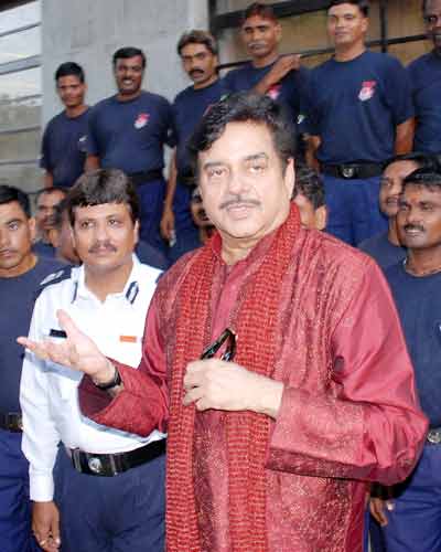 Shatru meets: Fire team