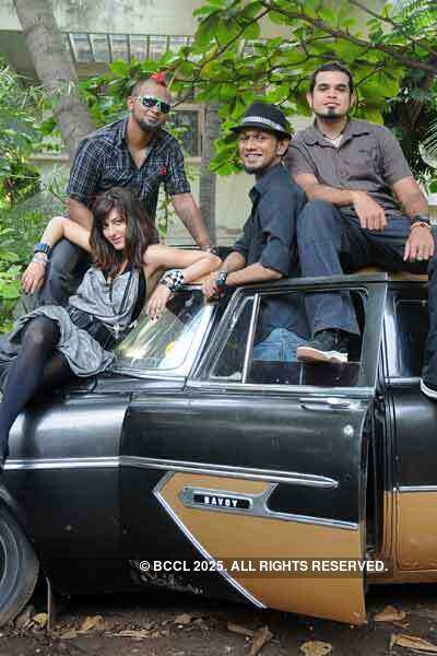 Shruti and band