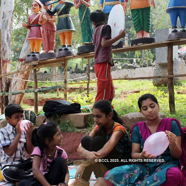 Children at the Chinnara Mela