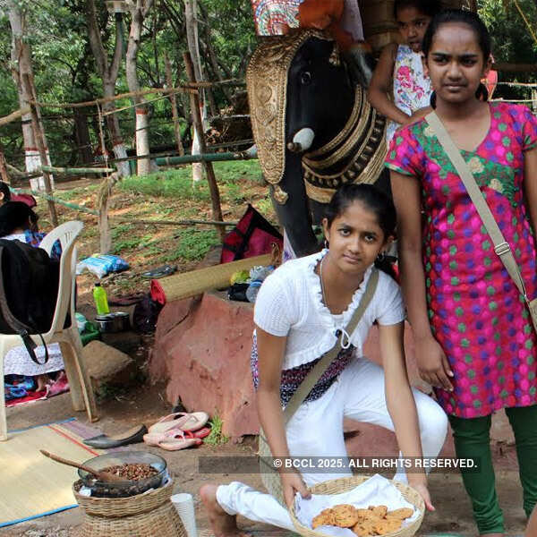Children at the Chinnara Mela