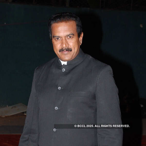 May Queen fashion contest