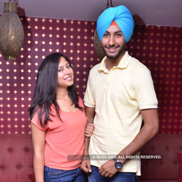 Party people groove to desi tunes at i-BarRicha-and-Paramieer.jpg