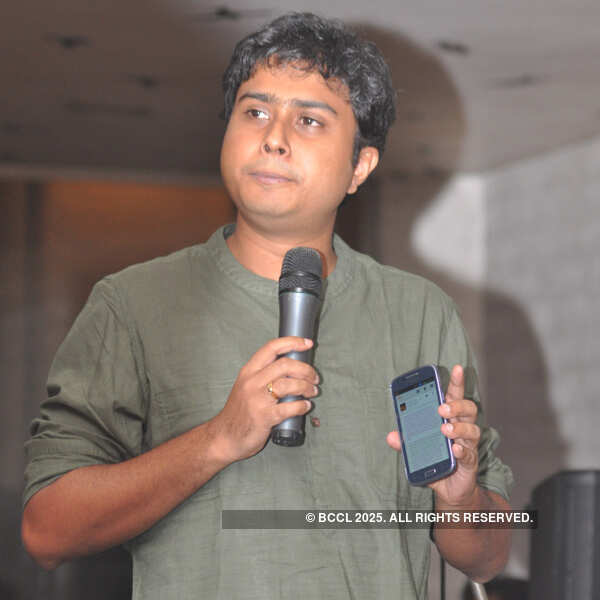 Mir plays professor Fellini