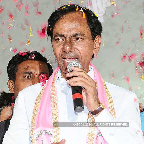 KCR sworn in as first CM of Telangana