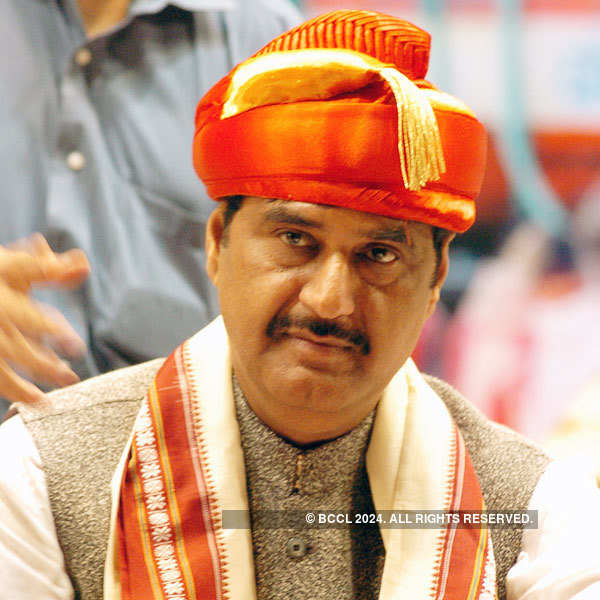 Gopinath Munde killed in car crash