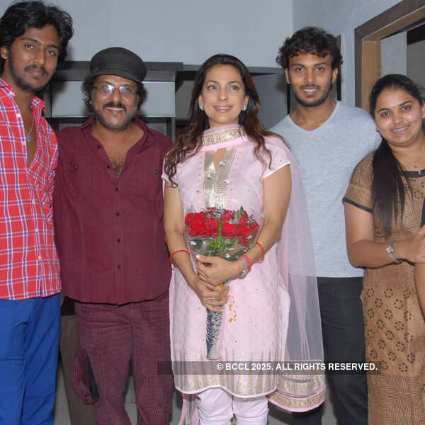 Juhi Chawla visits Ravichandran