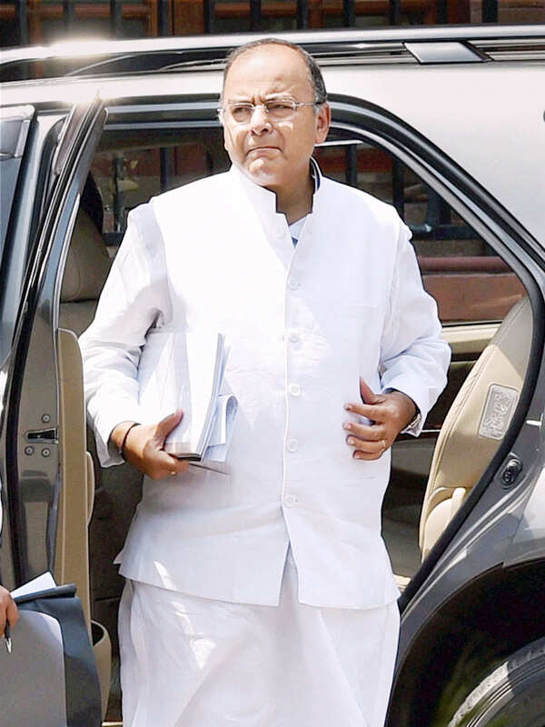 RBI aims to balance growth & inflation