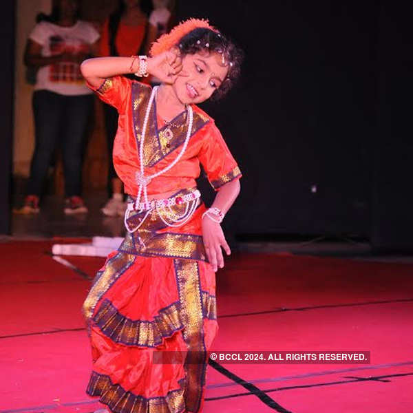 Dance show at Deshpande Hall in Nagpur