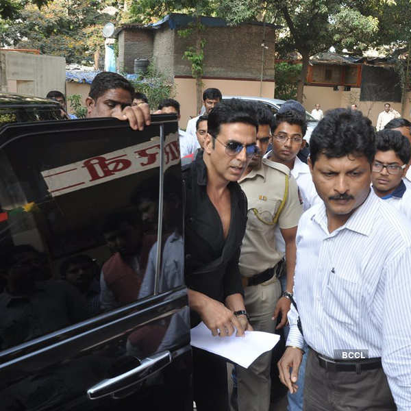 Akshay launches Women Safety Centre