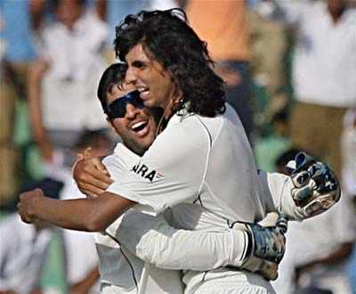 2nd Test: India beat Aus