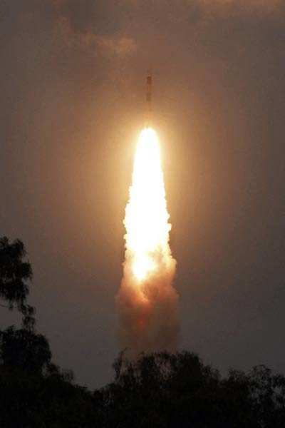 India launches Chandrayaan-1