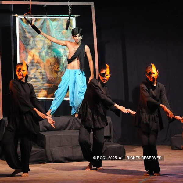 Naagmandal the play 