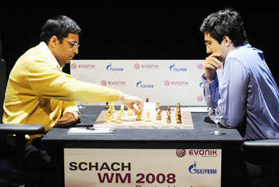 Russia's Vladimir Kramnik (R), And World Champion Viswanathan Anand (L ...