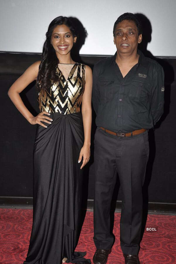 With You Without You: Premiere