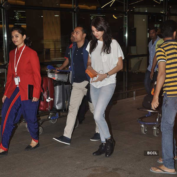 Anushka and Rahul snapped at the airport