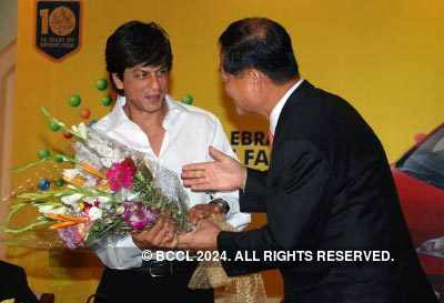 Hyundai celebrates with SRK