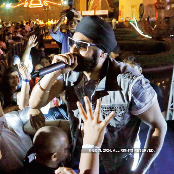 Surj performs at Kingdom of Dreams