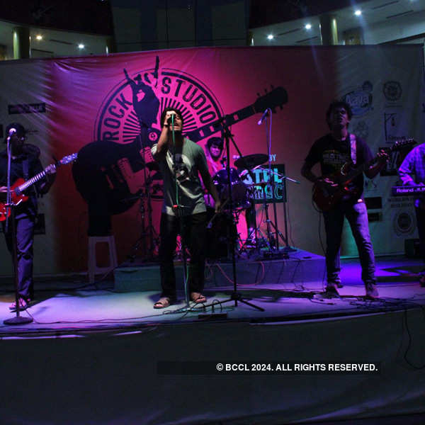 Counter Act performs at R3 mall