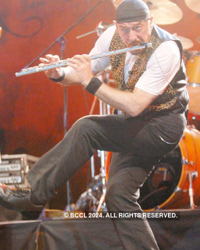Ian Anderson performs