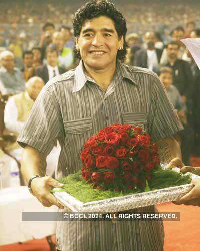 Maradona in city