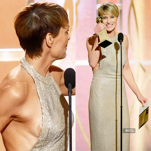 Robin Wright suffered wardrobe malfunction while accepting Golden