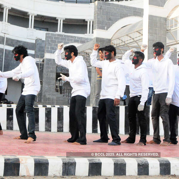 Students perform mime for a cause