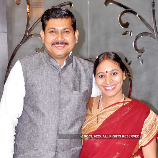 Col AK Singh and Sudesh's 50th wedding anniv.