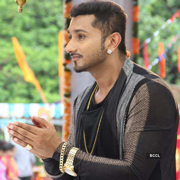Yo Yo Honey Singh spotted at the promo shoot of his new show India's Raw  Star at film city Mandir - Photogallery