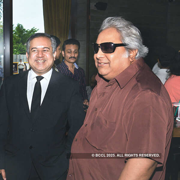 Chennaiites celebrates Starbucks opening