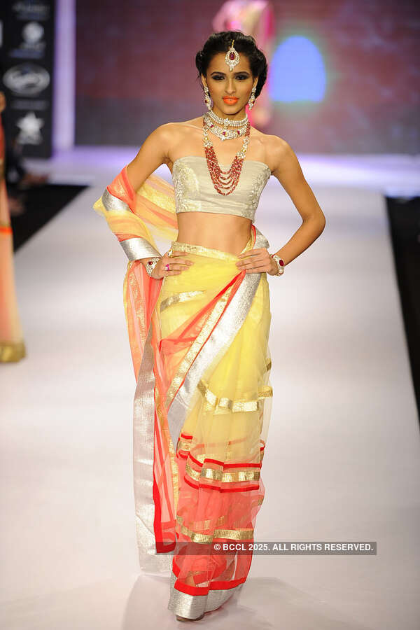 IIJW '14: Shobha Shringar