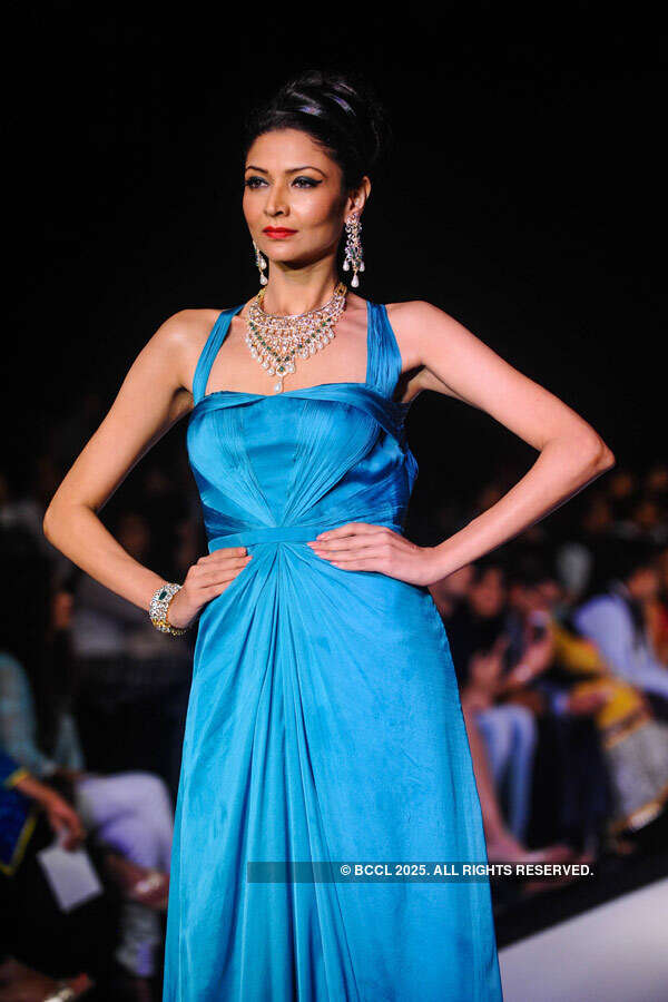 IIJW '14: Mahabir & KIK Jewells