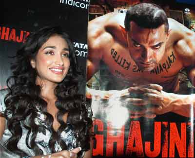 Jiah at 'Ghajini' promotion