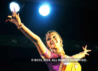 Vaishnavi performs