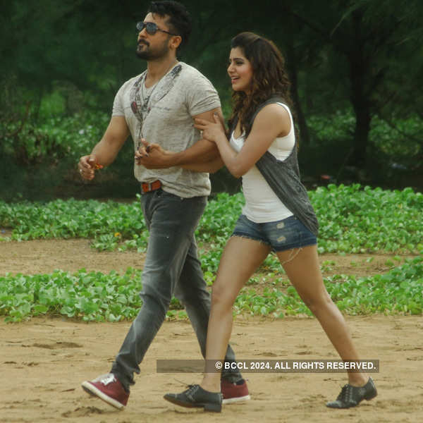 Suriya and Samantha Ruth Prabhu in a still from the movie, Anjaan.