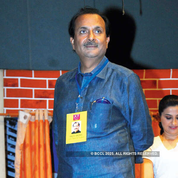 Hum Do Hamare Woh staged in Jaipur