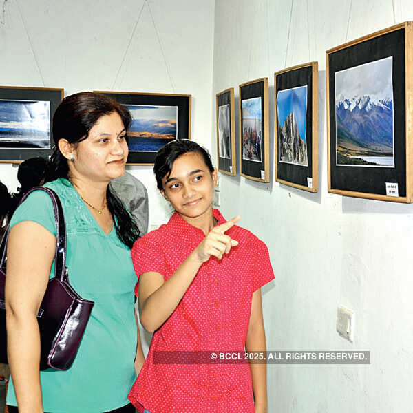 Ravindra Puntambekar's photo exhibition in Indore