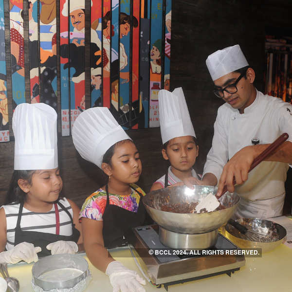 Ritu Beri hosts baking session