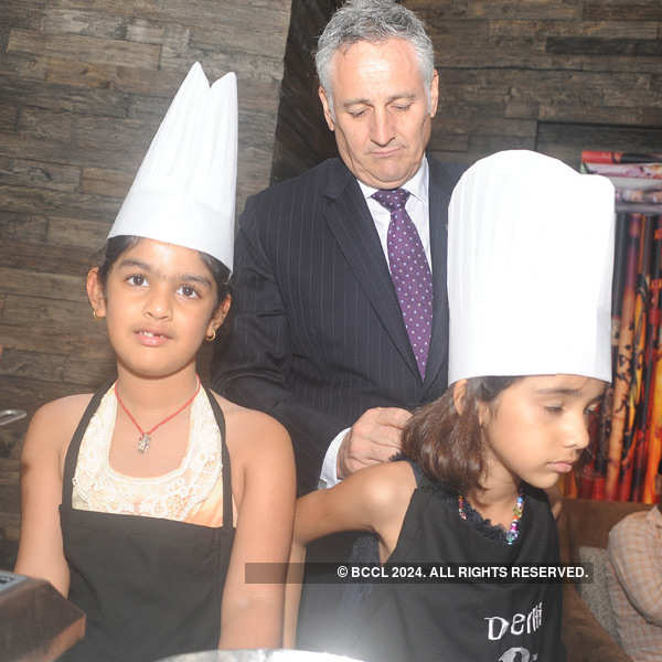 Ritu Beri hosts baking session