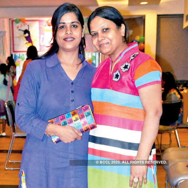 Rajni,-Babita-(2).jpg