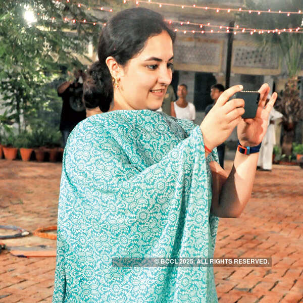 Deepti-taking-the-pictures-during-the-shoot2.jpg
