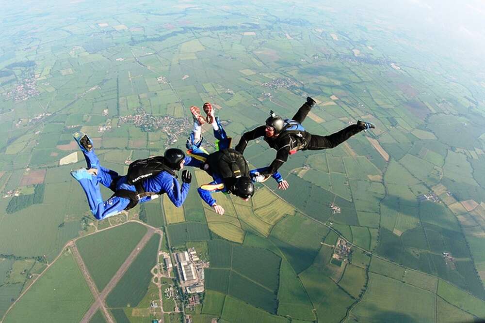 Skydiving 7462872188_b69a676d93_z