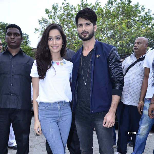 Shahid & Shraddha promote Haider