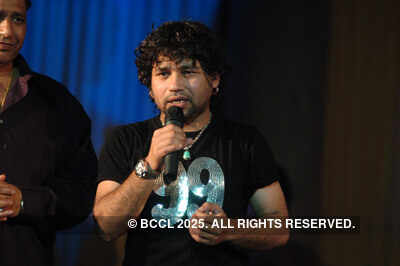 Kailash Kher performs